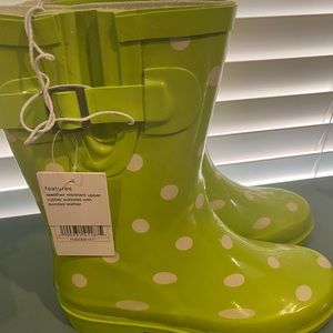 Girls rain ☔️ boots 👢